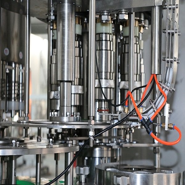 Carbonated drink filling machine working process