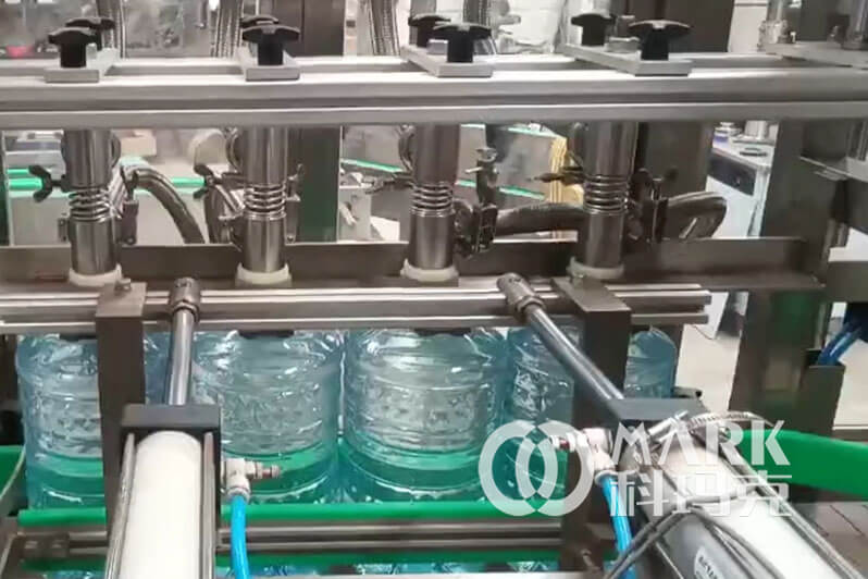 5L bottled water filling machinery (2).jpg