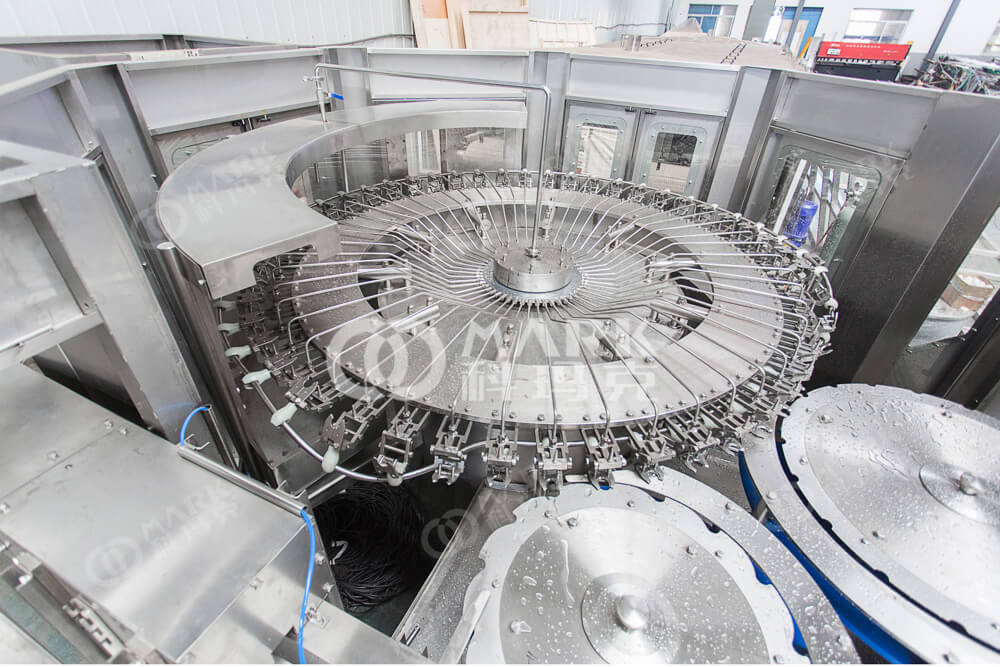 capping part of water bottling plant machine
