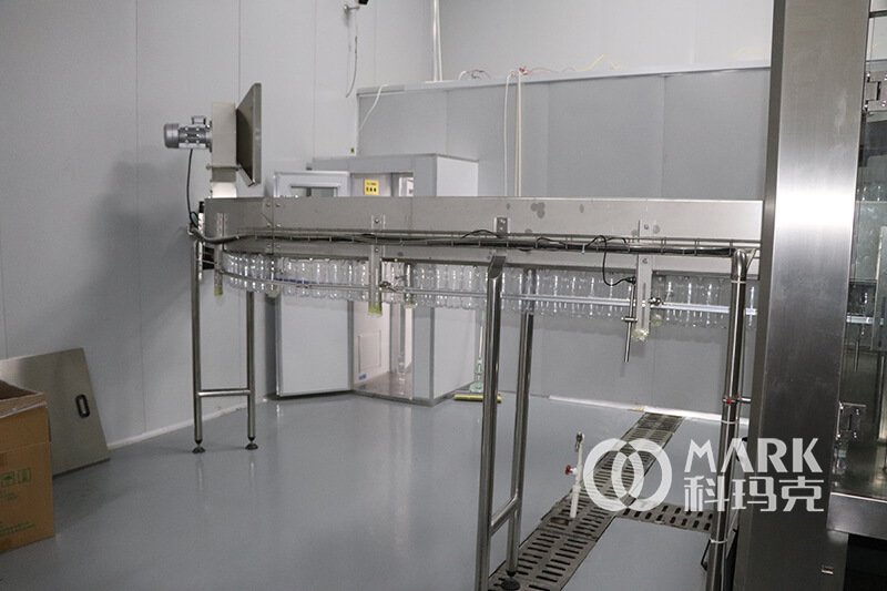 10,000bph fizzy drink bottling equipment.jpg