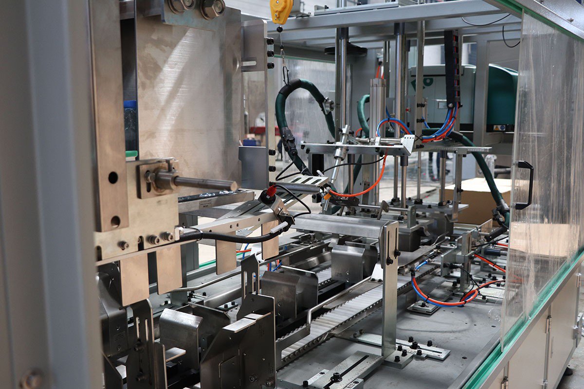 Factors to Consider When Purchasing a Beer Can Packaging Machine