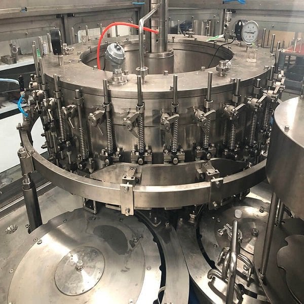 Carbonated drink filling machine working process