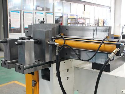 L'évolution du cintrage de tubes : pourquoi la précision électrique l'emporte sur les méthodes traditionnelles