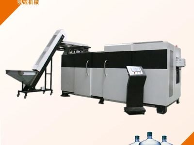 Tại sao Máy Thổi Định Hình Dọc PET Là Nền Tảng Của Các Dây Chuyền Đóng Gói Đồ Uống