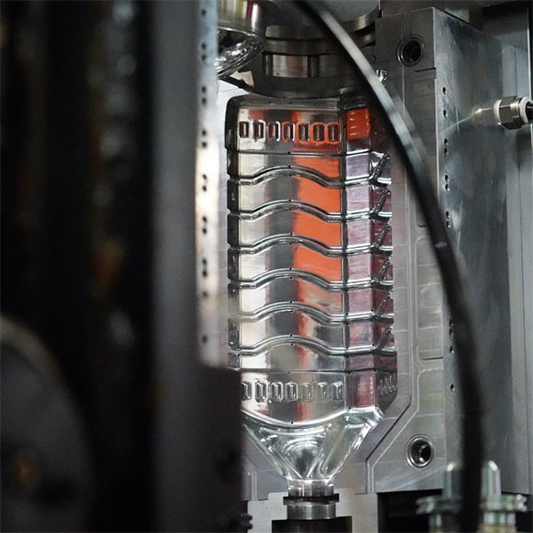 Tecnologia Avançada e Engenharia de Precisão em Nossa Máquina de Sopro de 5L