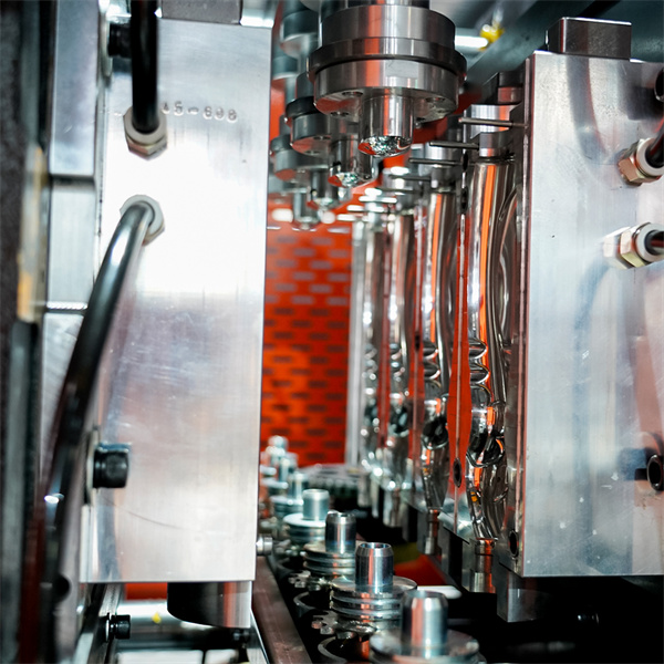 Qué considerar al elegir una máquina de soplado de botellas de plástico