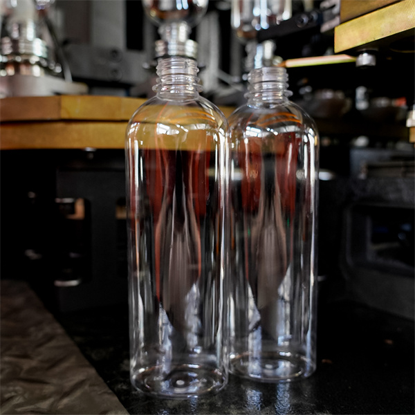 Problemas comunes a considerar al comprar una máquina sopladora de botellas de plástico.