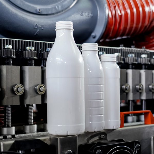 Tecnologia de primeira linha para fabricação precisa e rápida de garrafas de óleo