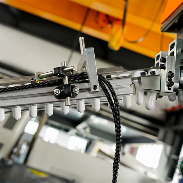 Como maximizar a produtividade com máquinas automáticas de moldagem por sopro