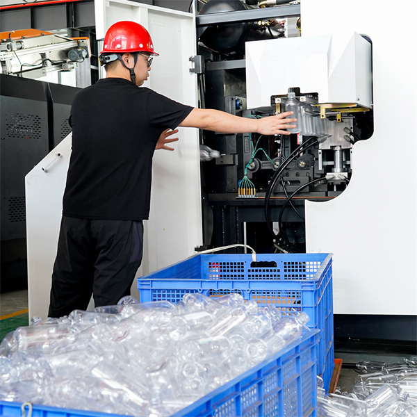 Evaluating different plastic bottle manufacturing machine prices