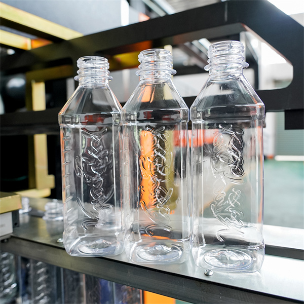 Apa yang perlu dipertimbangkan saat memilih mesin blow molding botol susu