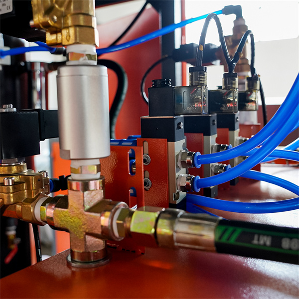 Máquinas semiautomáticas de sopro de garrafas confiáveis para todas as suas necessidades de fabricação