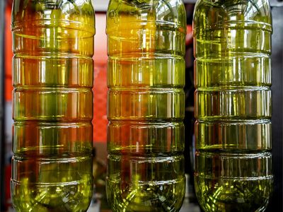 How to reduce resin waste and scrap rates in high speed pet blow molding