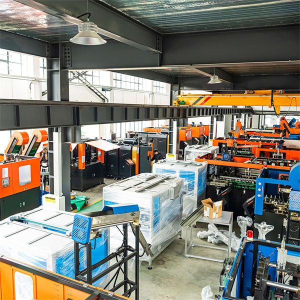 Top features to look for in a bottle manufacturing machine