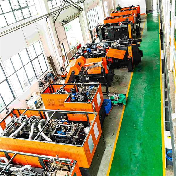 Exploring the latest innovations in PET blow moulding machine manufacturing
