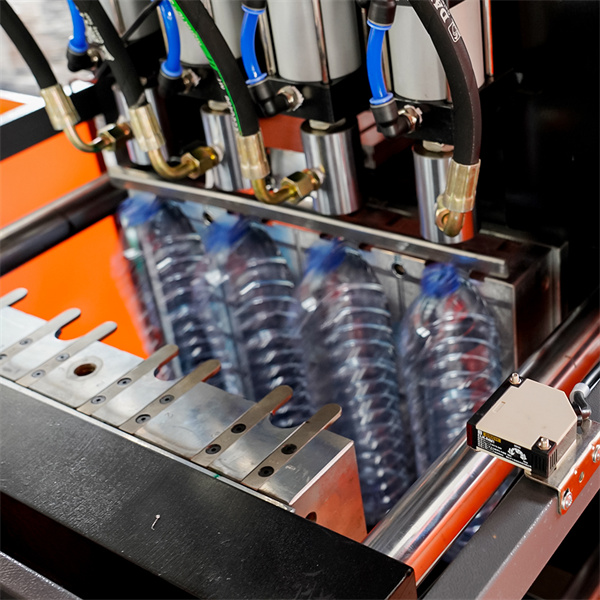Como escolher a melhor sopradora semi-automática de garrafas para o seu negócio