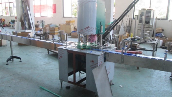 Automatic 4 Cavity Plastic Water Bottle Stretch Blowing Blow Moulding Machine details