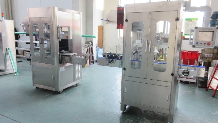 Automatic 4 Cavity Plastic Water Bottle Stretch Blowing Blow Moulding Machine factory