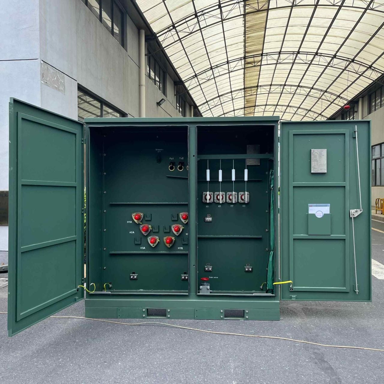 What Makes Pad Mounted Distribution Transformers Ideal for Urban Installations?