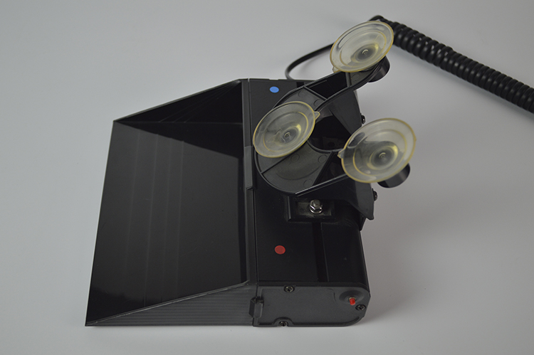 Suction cup mount light