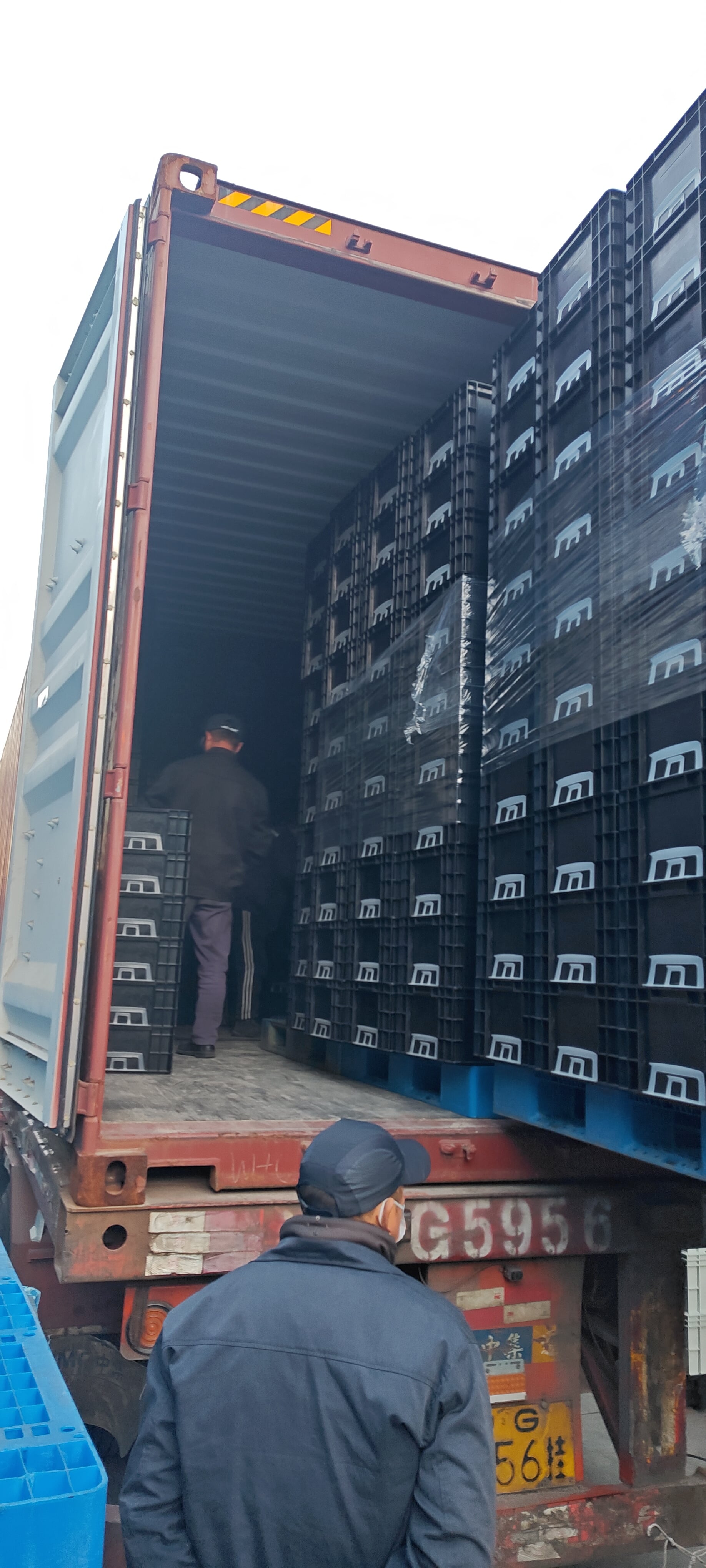 Factory Black PCB Packing Storage Component Container Plastic Circulation Bin Conductive Tray Antistatic Bin Box details