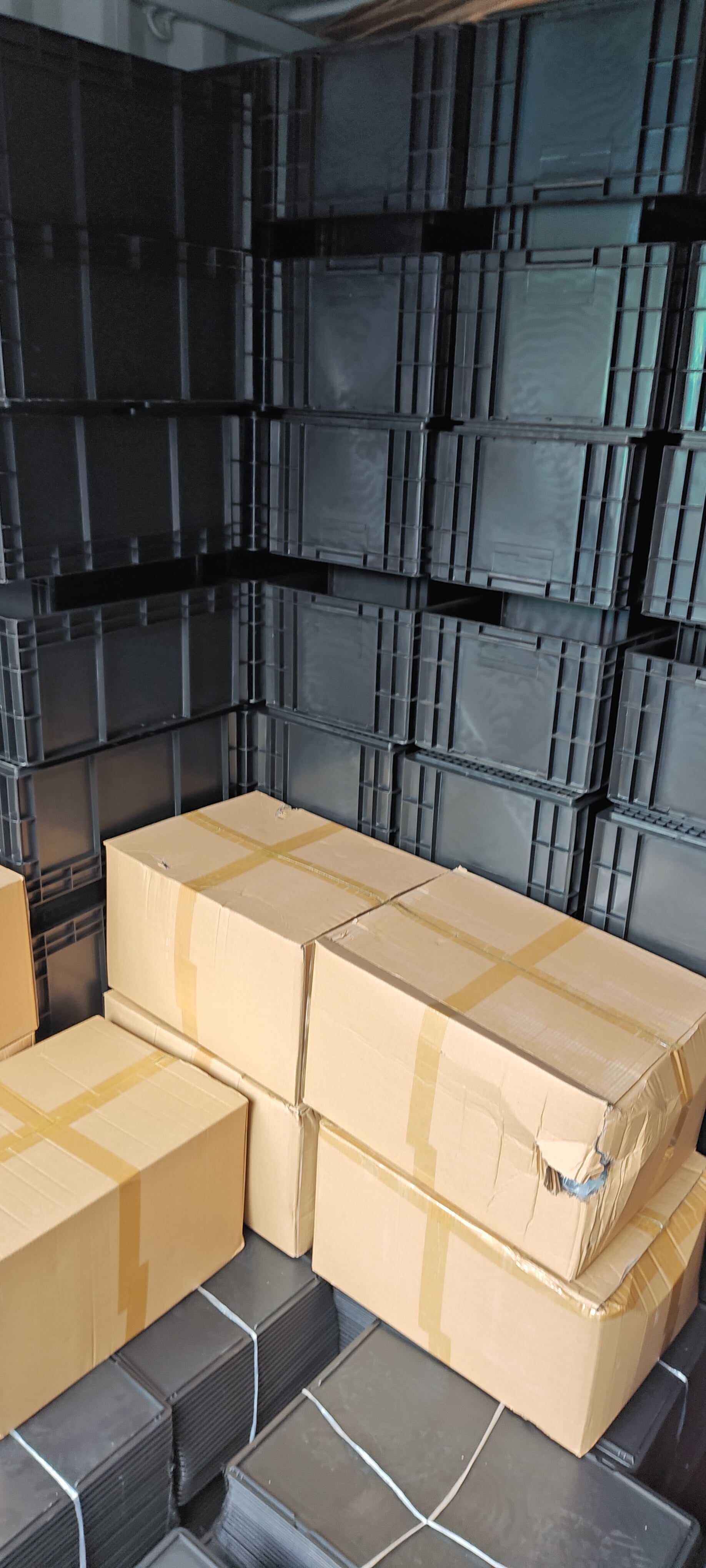 Factory Black PCB Packing Storage Component Container Plastic Circulation Bin Conductive Tray Antistatic Bin Box supplier