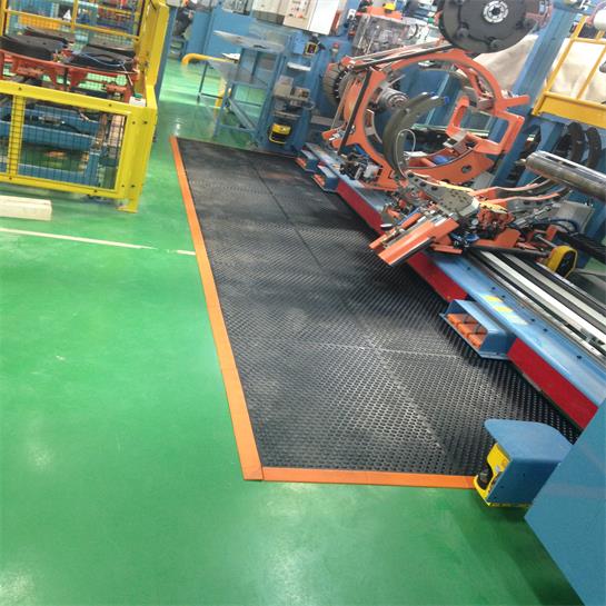 ESD Heavy Duty Anti Fatigue Floor Mats Industrial Interlock Rubber Mat factory