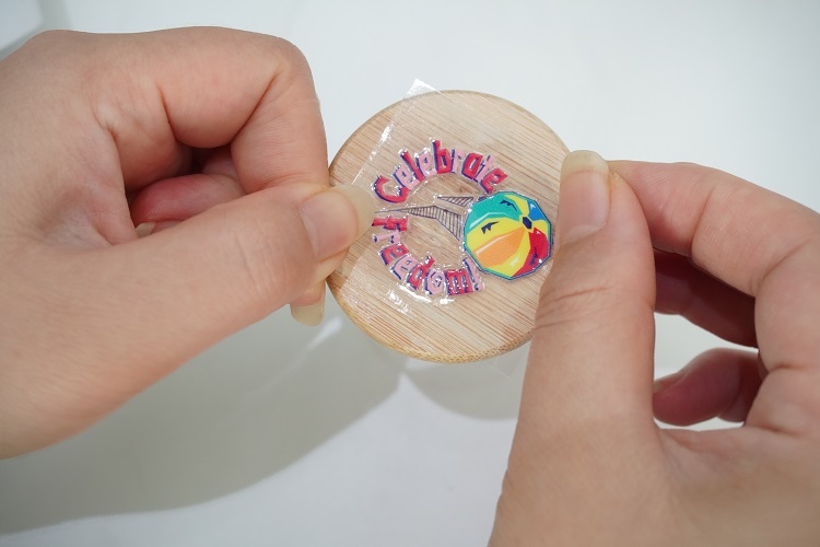 Custom Printing Logo Label Luminous Golden Sticker Vinyl Adhesive Waterproof Stickers Custom Fluorescent Sticker manufacture