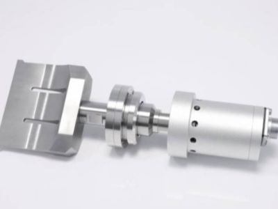 Système multifonctionnel d'essai de fatigue ultrasonore pour les études métallurgiques avancées