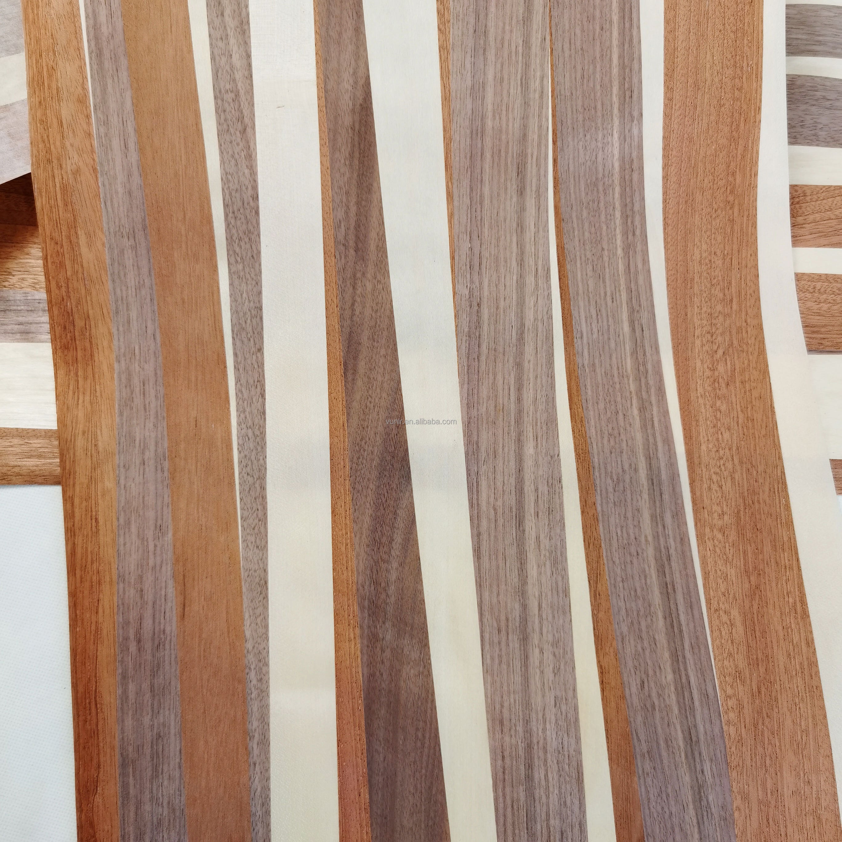 Vunir New Splicing Engineered Smooth Texture Recon Veneer Wood Skin Veneers for Furniture Plywood Wall Panels for Hotels factory