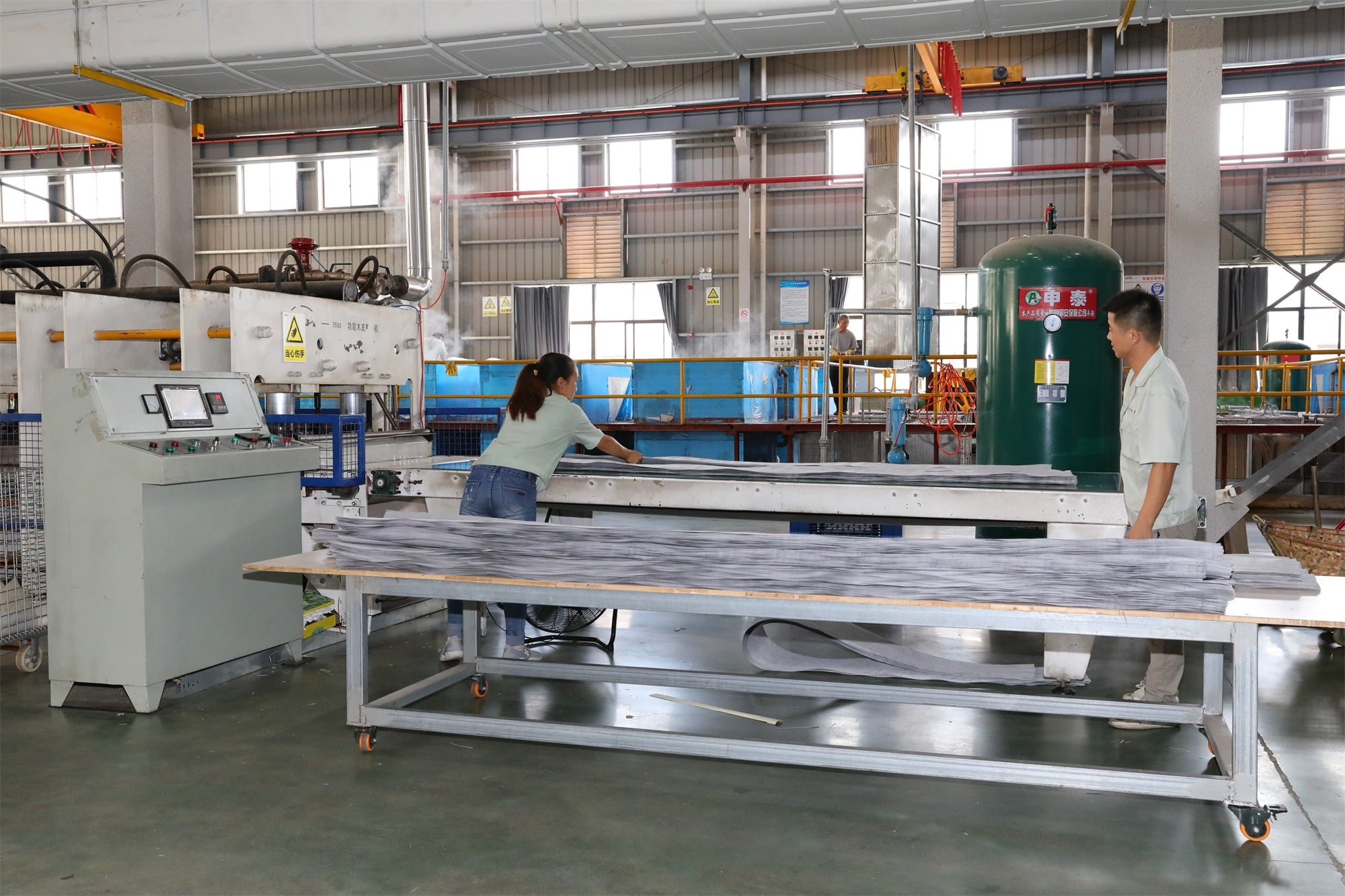 Vunir Factory Direct Natural Dyed Veneer for Home and Hotel Decoration factory