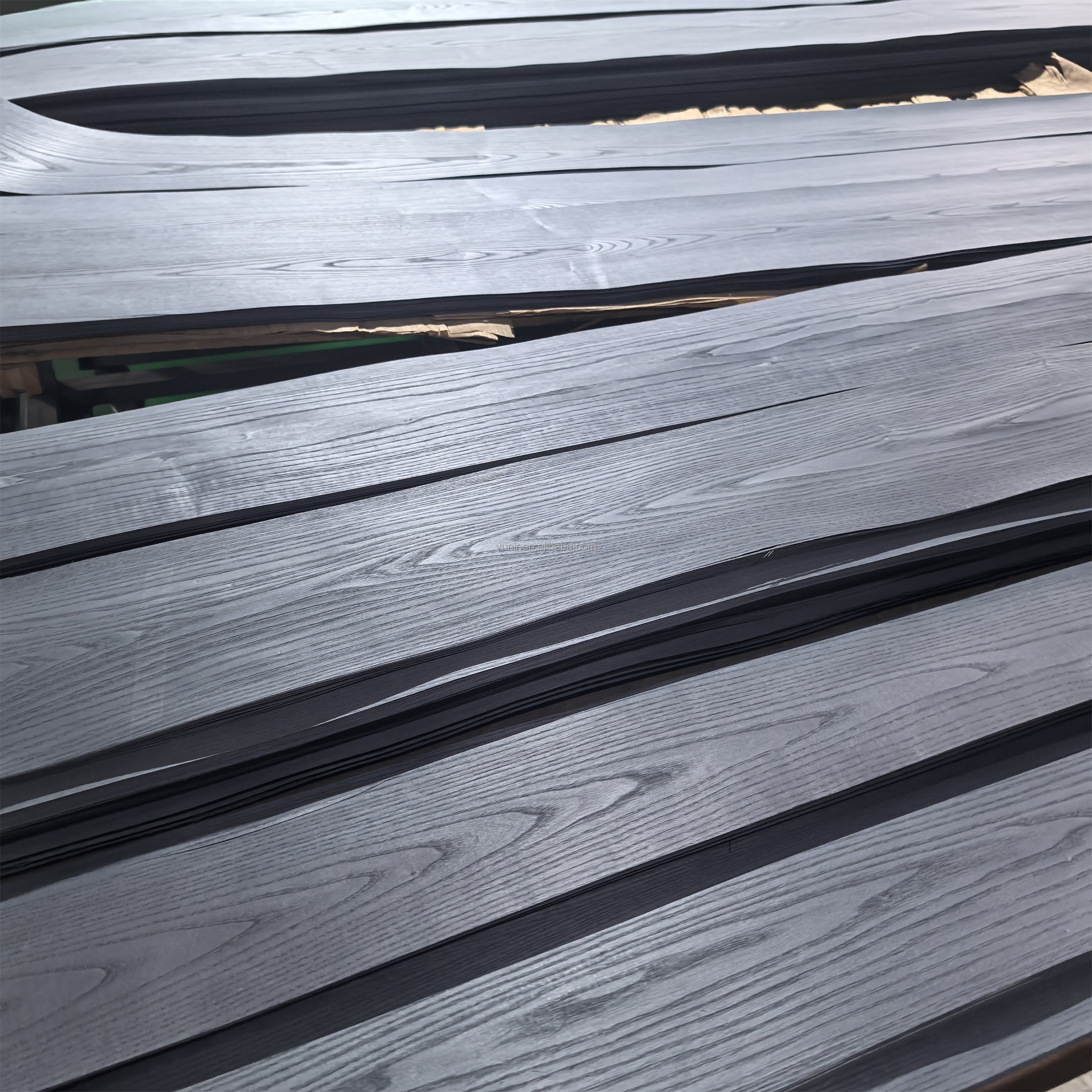 Vunir Factory Direct Eco-Friendly Natural Dye Ash Veneer for Home & Hotel Decor factory