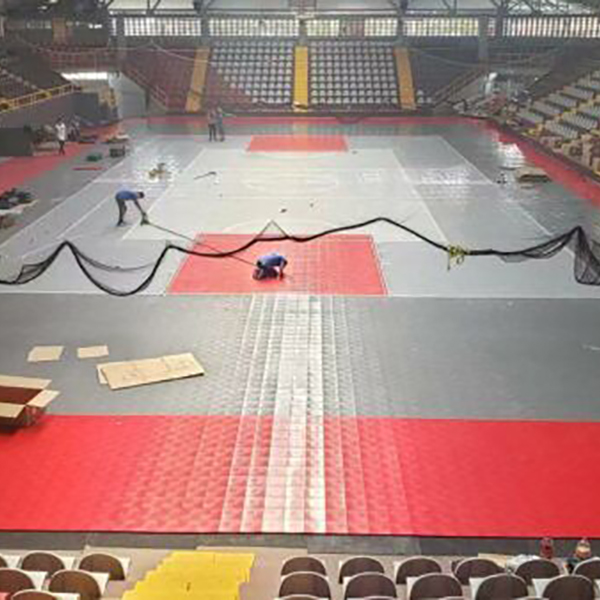 Nos dalles modulaires de basketball intérieures utilisées dans le stade au Costa Rica en 2022