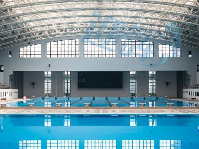 Des espaces publics flexibles avec des piscines en acier inoxydable mobiles