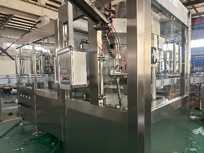 PET Bottle vs Glass Bottle: Matching Beverage Filling Line Equipment