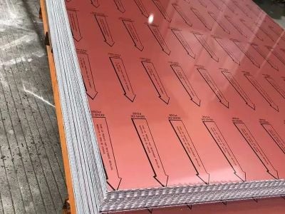 Paneles Compuestos de Metal de Aluminio en la Construcción de Instalaciones Deportivas