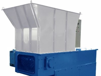 How a Plastic Board Crushing Machine Handles Thick Sheets and Offcuts