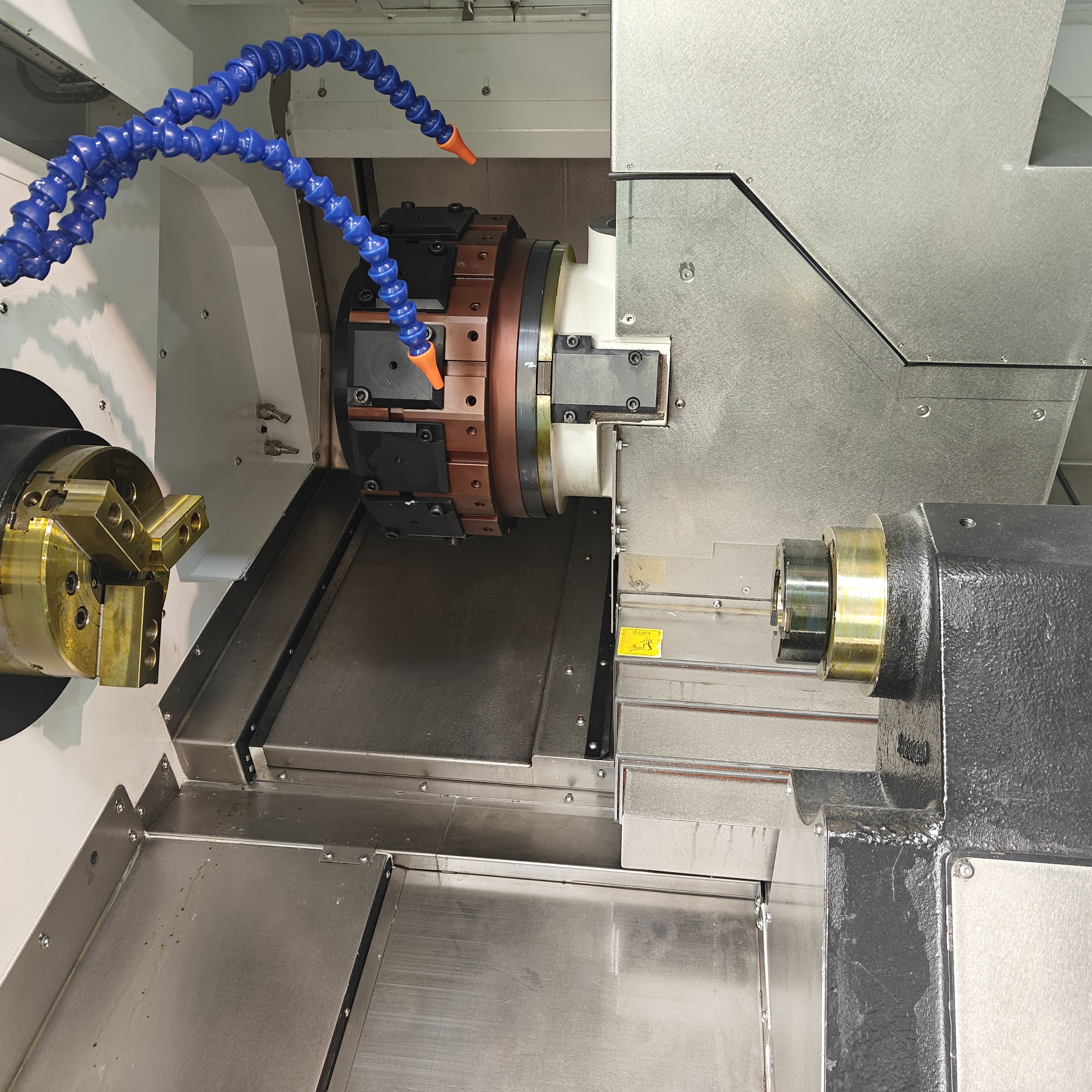 DAS CNC Machine 8 Inch Spindle with Newest BMT55 Power Turret with Programable Cnc Control Tailstock factory