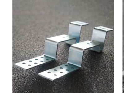グリーンエネルギー建築における屋根瓦パネルの機能は何ですか？