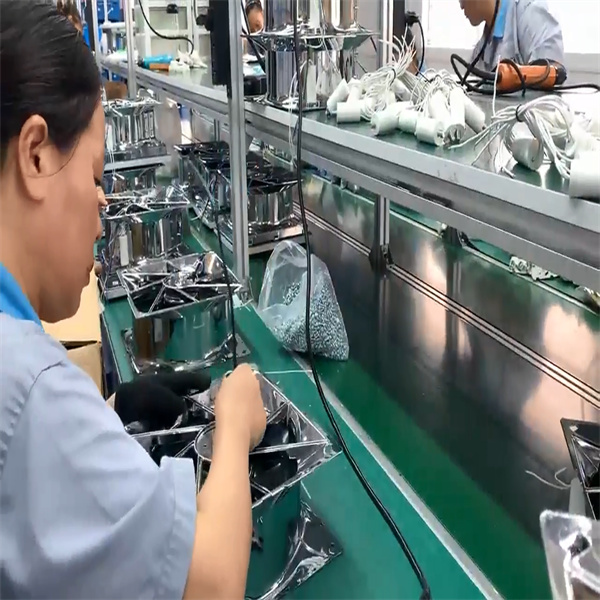 صناديق مقاومة للعوامل الجوية في الهواء الطلق متينة وطويلة الأمد تلبي جميع احتياجات التخزين الخاصة بك