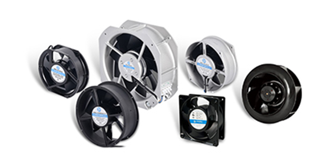 RoadPro RPSC-857 12V - سرعتان للمروحة، ومقبض مدمج لسهولة النقل والتبريد المناسب.