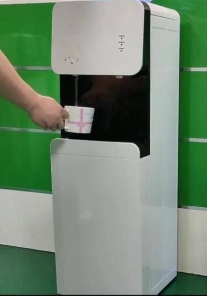 5 Gallon Bottle Automatic Vending hot and cold desktop freestanding water vending machine water dispenser manufacture