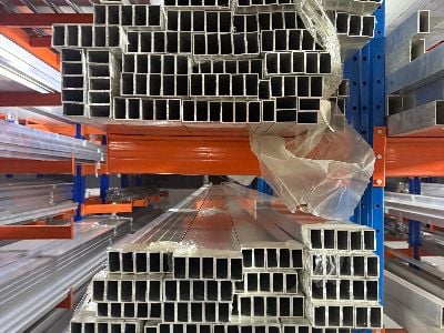 Rura stalowa bezszwowa a rura spawana: kluczowe różnice, które powinieneś znać