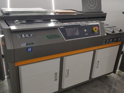 Tam Otomatik Yapıştırıcı Ciltleme Makinesi: Yoğun Ofisler İçin Değeri Var mı?
