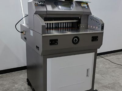 Manuel Kağıt Kesici mi Elektrikli mi: Küçük İşletmeniz İçin Hangisi Daha Uygun?