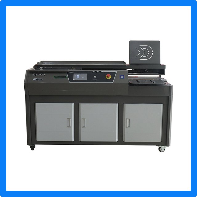 Duplo DC-616 Pro: Küçük ila orta hacimli işlemler için uygun yarı-otomatik bir kitap bağlama presidir.