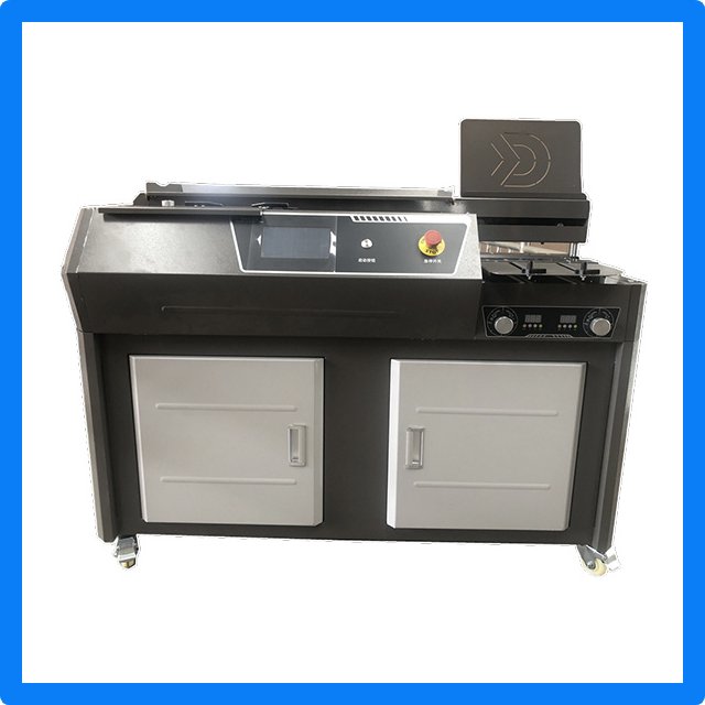 Entretien et service exceptionnels de la machine à reliure de pages