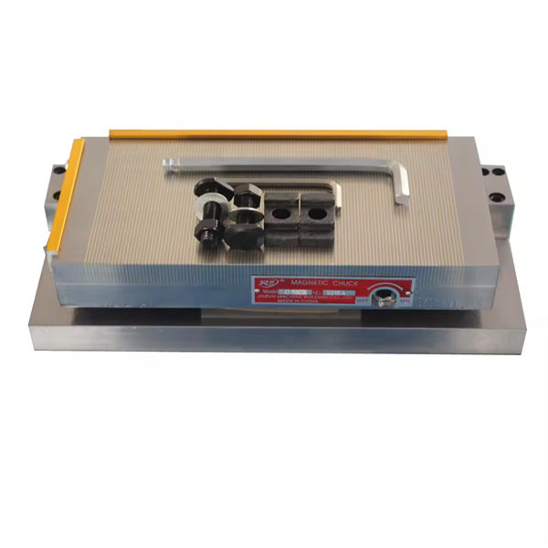 Simply place your workpiece on the chuck and turn on the magnetic field for a secure hold.