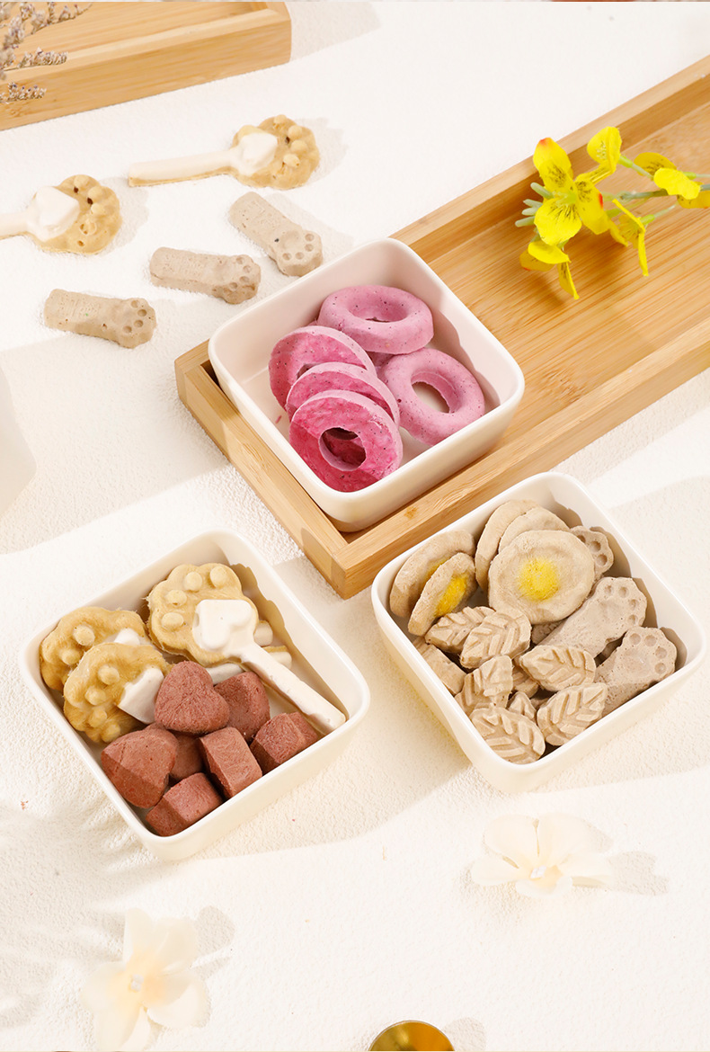 Pet Freeze Dried Cat Snacks Wholesale Separate Packaging Bone Meat Cats Dogs General Fattening Chicken Food factory