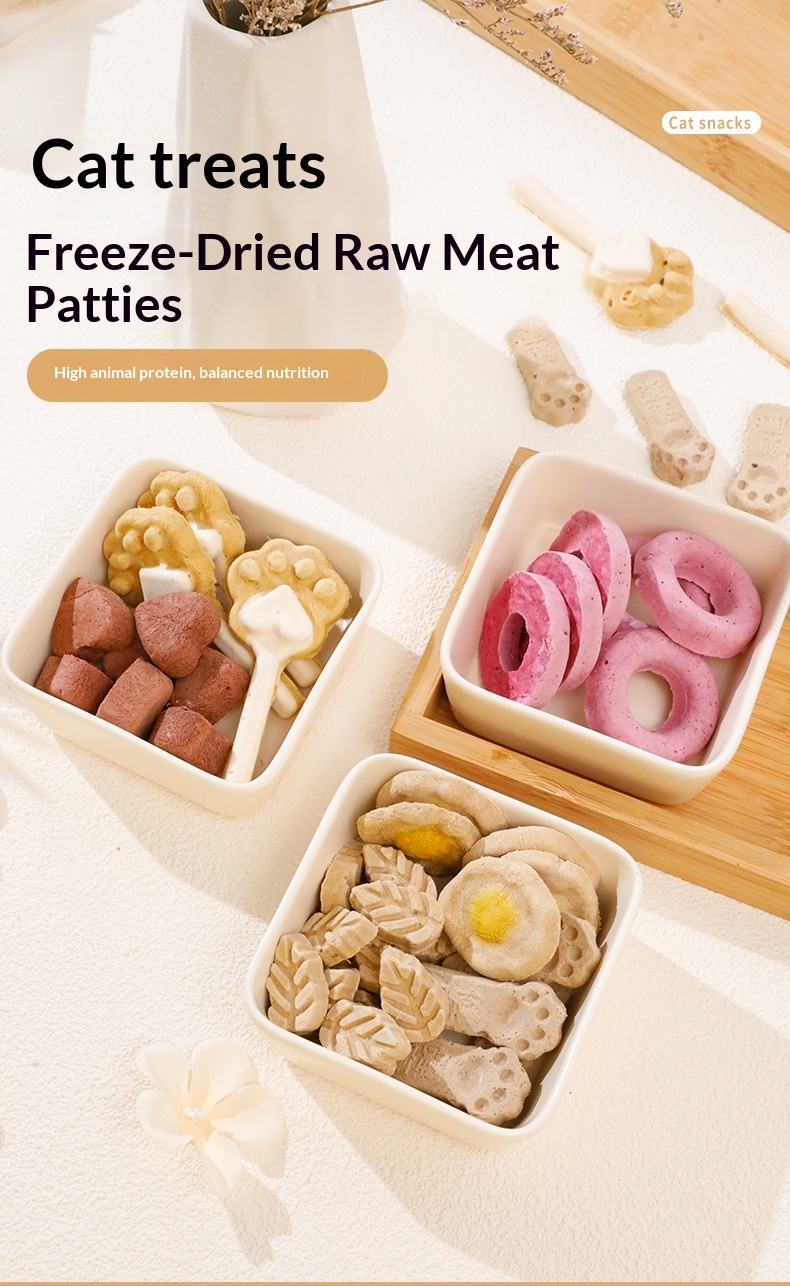 Pet Freeze Dried Cat Snacks Wholesale Separate Packaging Bone Meat Cats Dogs General Fattening Chicken Food details